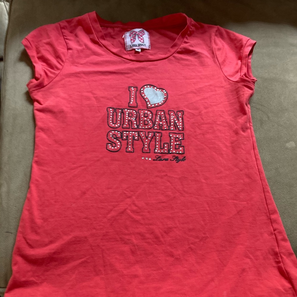 Lara Sprit Urban style t-shirt